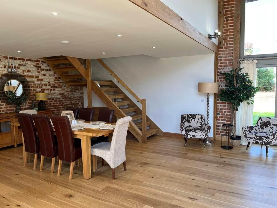 Grange Farm Barn, Filby Villa Luaran gambar